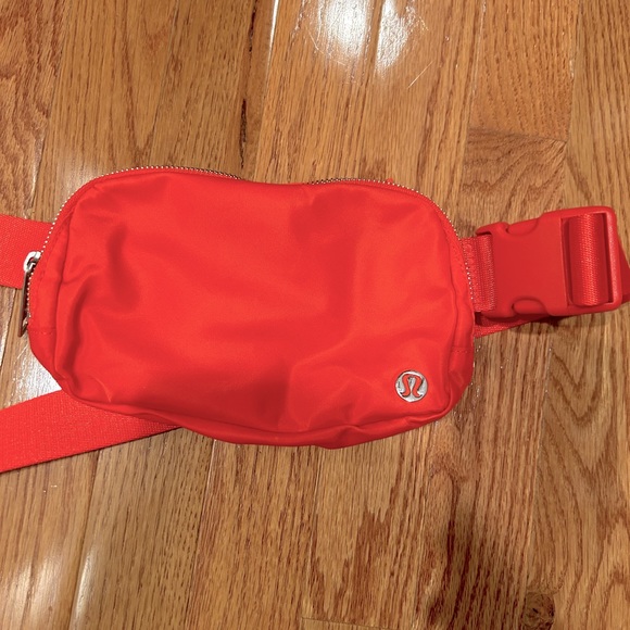 lululemon athletica Bags Bright Red Lululemon Belt Bag Like New